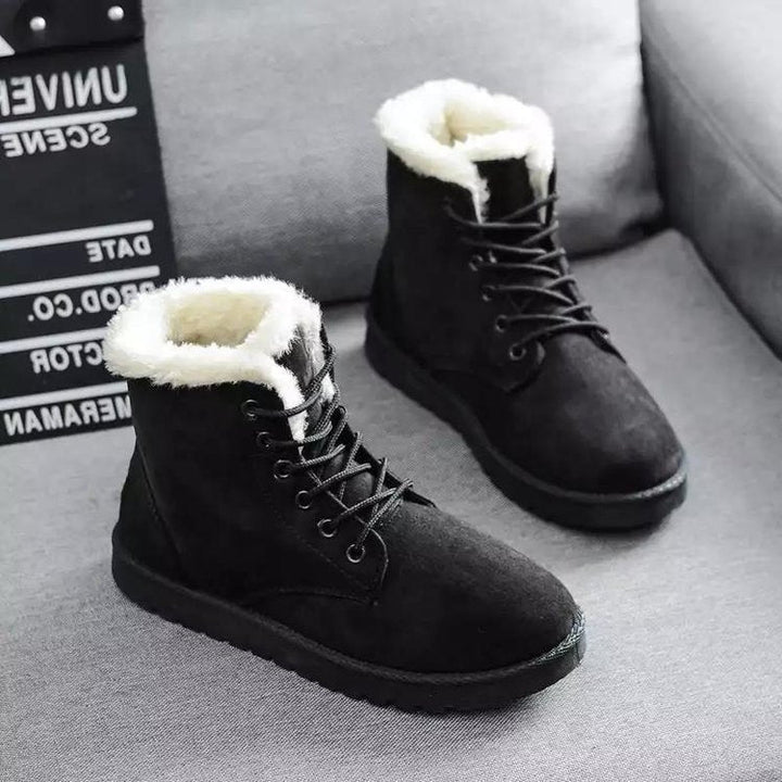 Moda invernal: botas de mujer cálidas y con estilo, perfectas para proteger del frío. Calzado cómodo y antideslizante para el invierno.