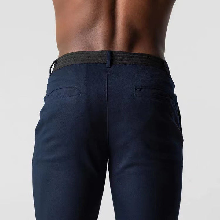 Chinos elásticos para hombre, diseño versátil. Pantalones cómodos y modernos para vestir casual.
