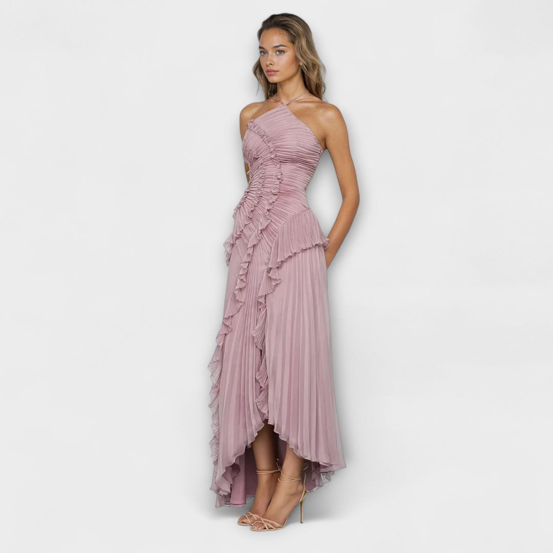 Vestido de mujer largo y sin mangas en color rosa. Perfecto para eventos elegantes, moda de fiesta y verano.