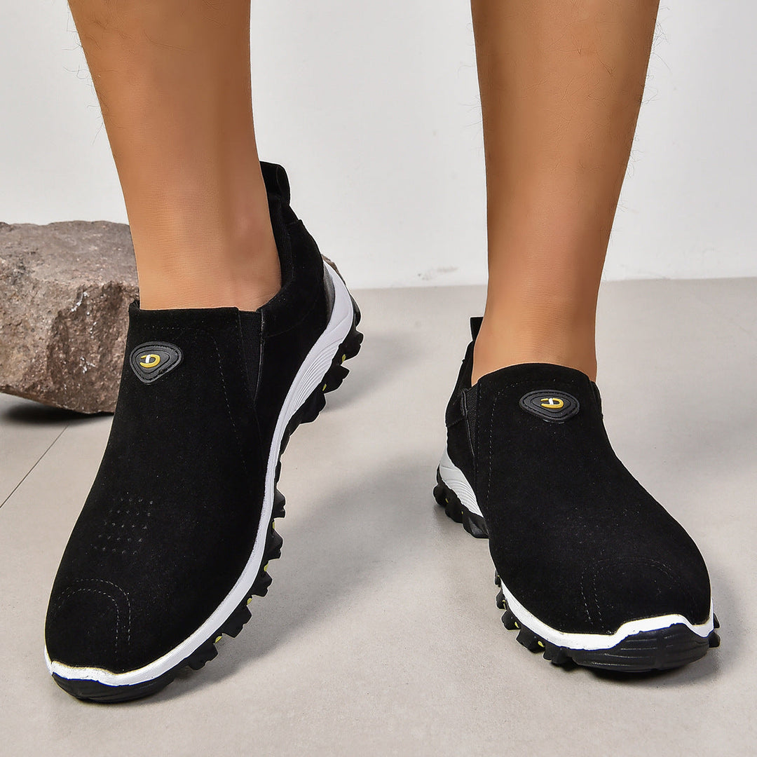 Zapatos slip-on cómodos para hombre, ideales para caminar diario con ligereza y estilo casual.