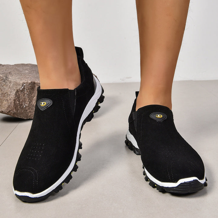 Zapatos slip-on cómodos para hombre, ideales para caminar diario con ligereza y estilo casual.