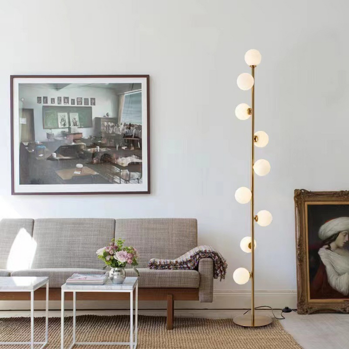 Diseño moderno de lámpara de pie Celestina con luz LED. Iluminación decorativa para cualquier espacio.
