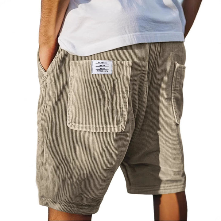 Short de terciopelo cómodo para hombre, estilo versátil. Perfecto para un look casual o elegante.