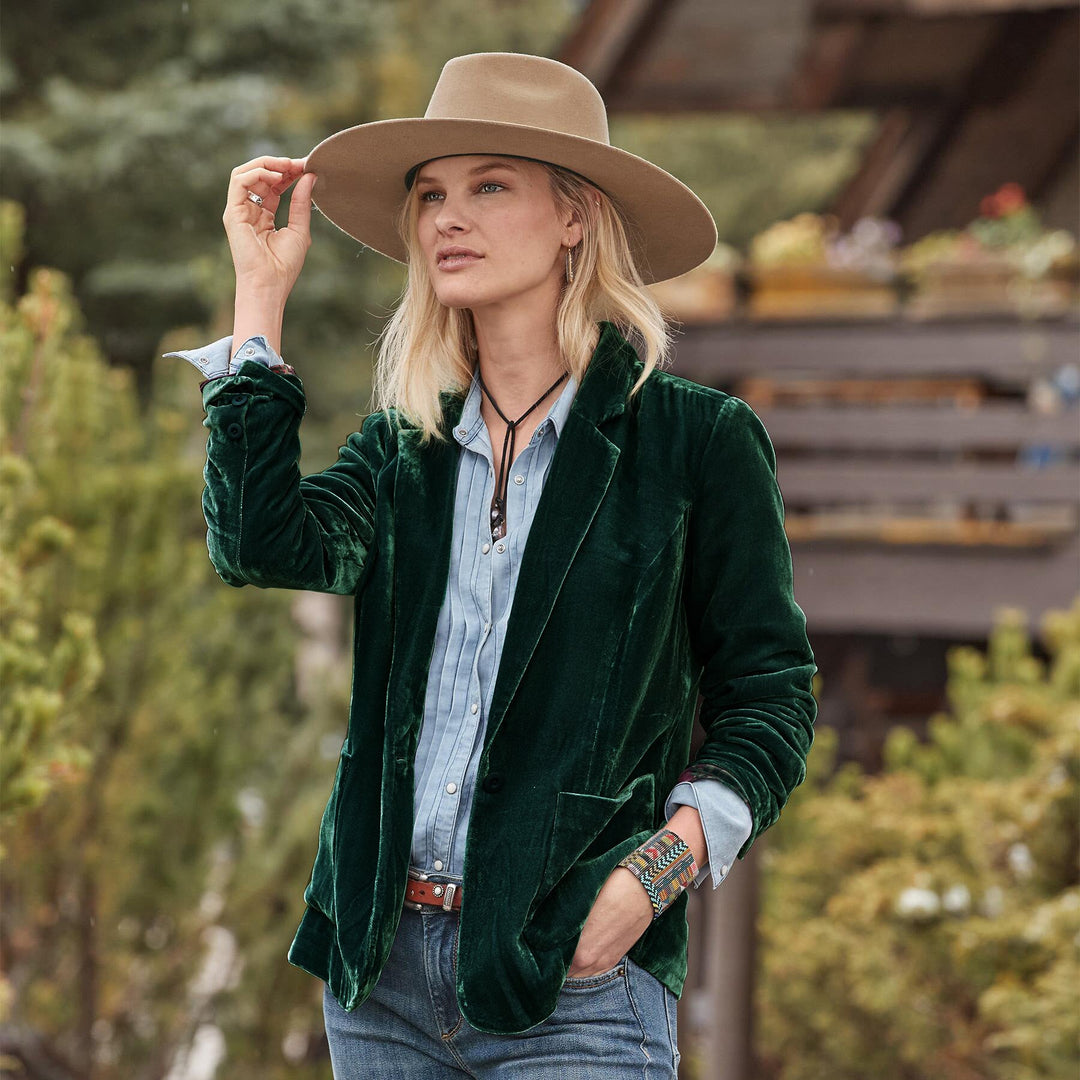 Cárdigan de terciopelo suave para mujer con cuello V y diseño kimono. Ideal para atuendos elegantes o casuales.