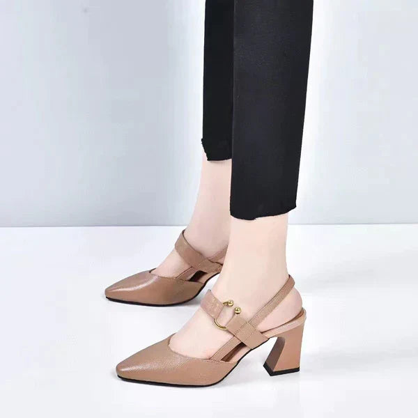 Moda femenina: Sandalias ortopédicas de mujer con tacón, cómodas y elegantes. Calzado de verano con soporte plantar.