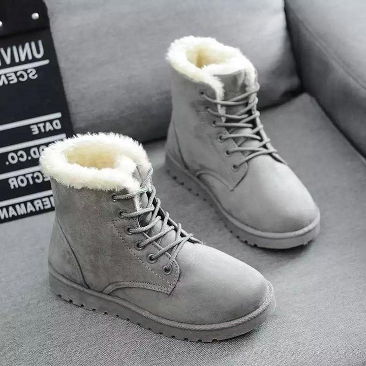 Botas de mujer acogedoras para el frío invernal. Calzado cálido y con estilo casual, ofrece máxima comodidad y protección antideslizante.