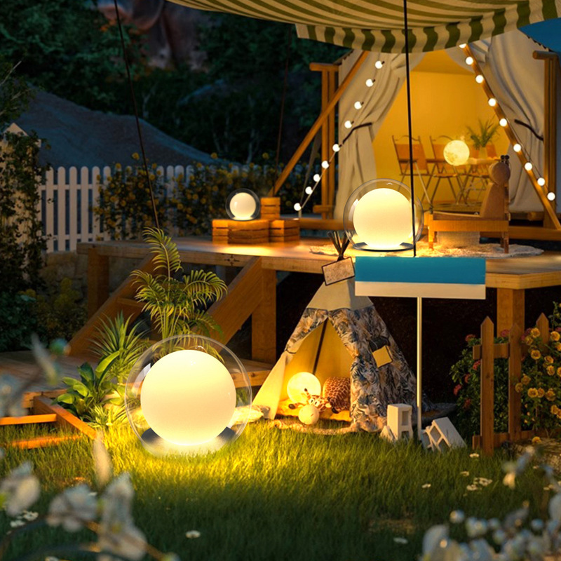 Lámpara LED esférica resistente IP65. Iluminación moderna con cable para jardín exterior y terraza.