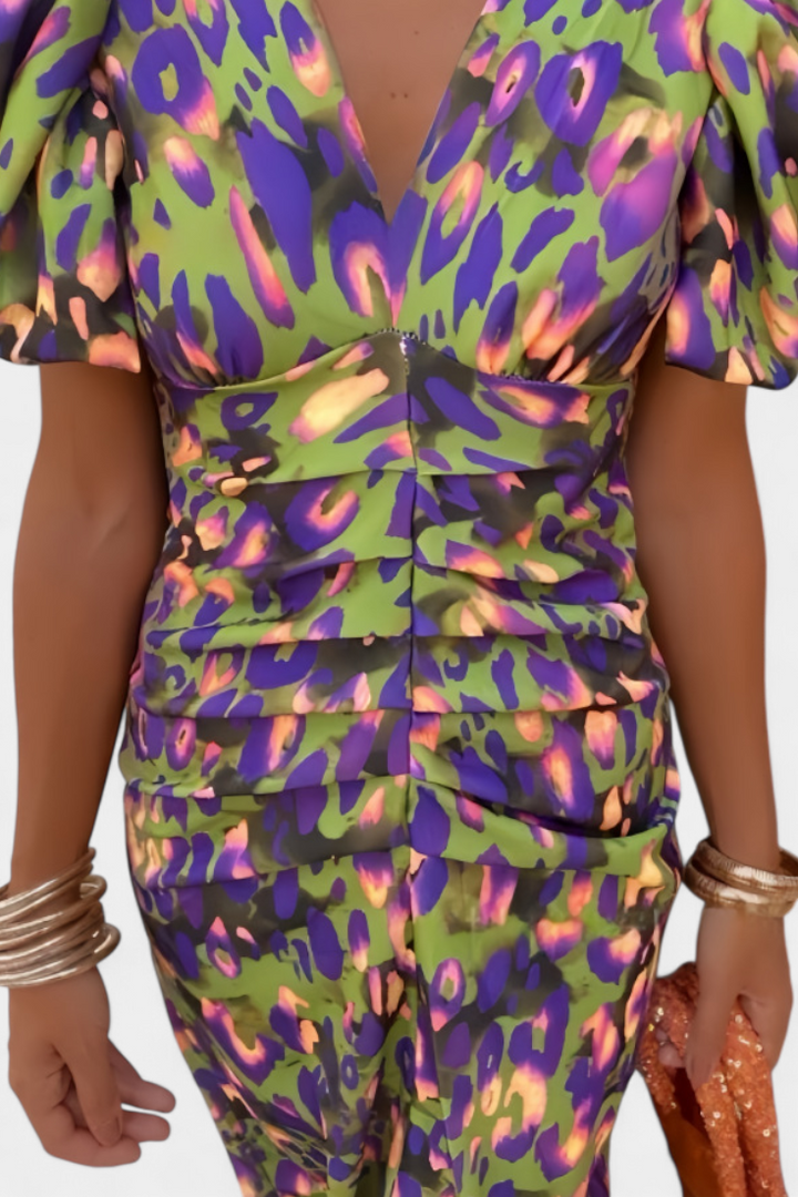Vestido de fiesta para mujer, con estampado vibrante, fruncido moderno y mangas puff.