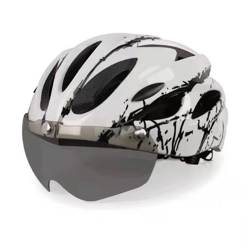 Casco de bicicleta ligero y ventilado, para máxima comodidad y seguridad en rutas largas.