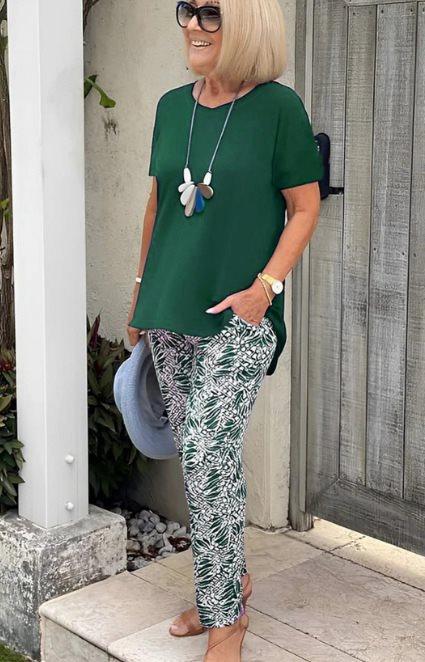 Conjunto de verano fresco y cómodo para mujer, pantalón estampado y top casual. Perfecto para viajar.