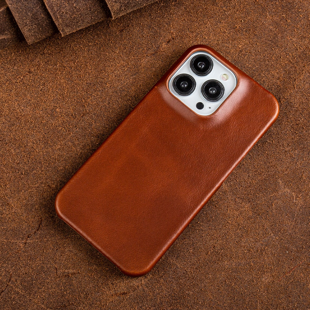 Elegante funda de cuero genuino premium para iPhone, diseño sofisticado y protección MagSafe.