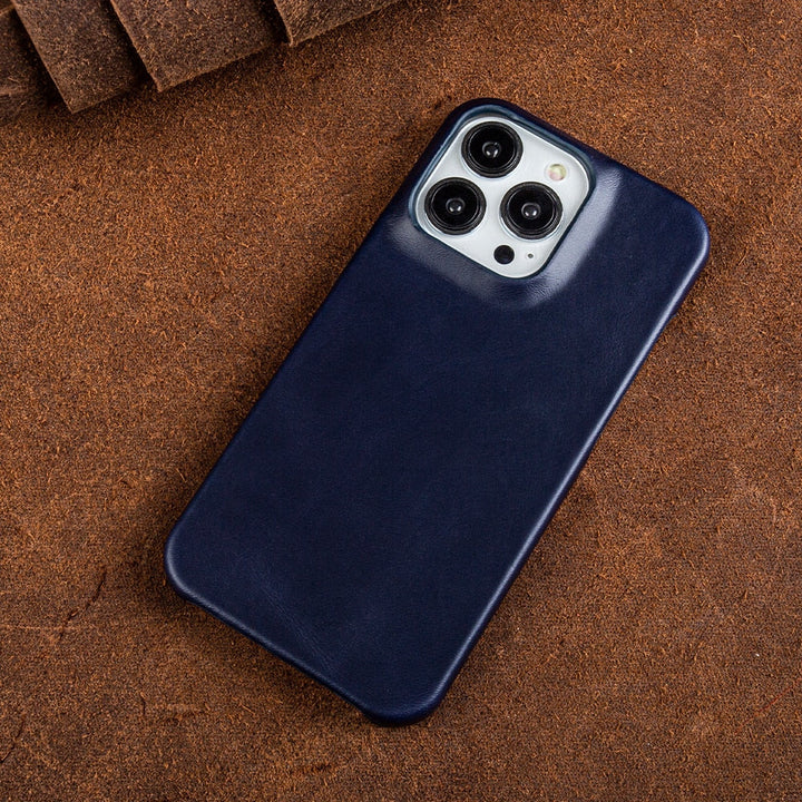 Funda premium de cuero genuino para iPhone con MagSafe, máxima protección y estilo duradero.