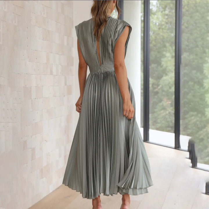 Vestido de gala para mujer: diseño plisado, escote V y espalda descubierta. Celebraciones.