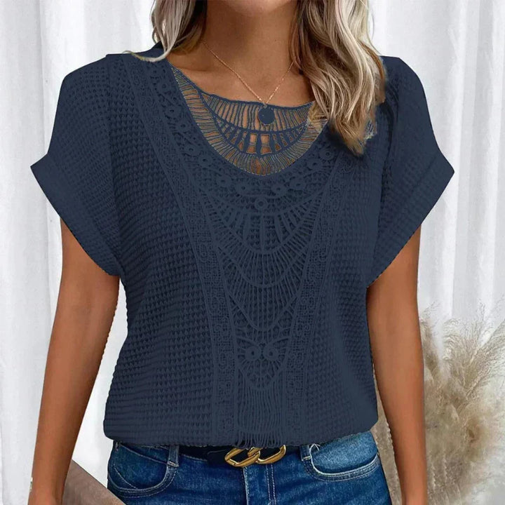 Top mujer Paula con encaje. Elegante blusa bohemia de verano, ideal para moda femenina y un estilo relajado.
