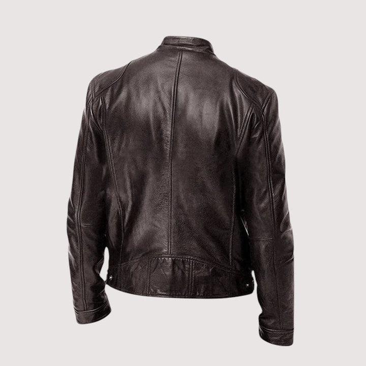 Elegante chaqueta biker para hombre, estilo sofisticado que realza cualquier vestuario, moda atemporal de calidad.