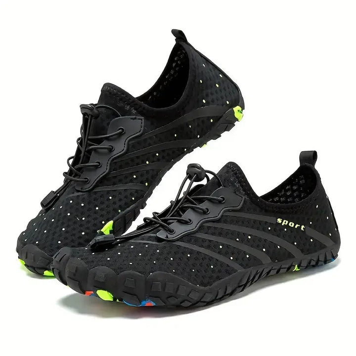 Zapatillas outdoor TERRATOES unisex, diseñadas para confort y protección en senderismo. Estilo minimalista y flexible.