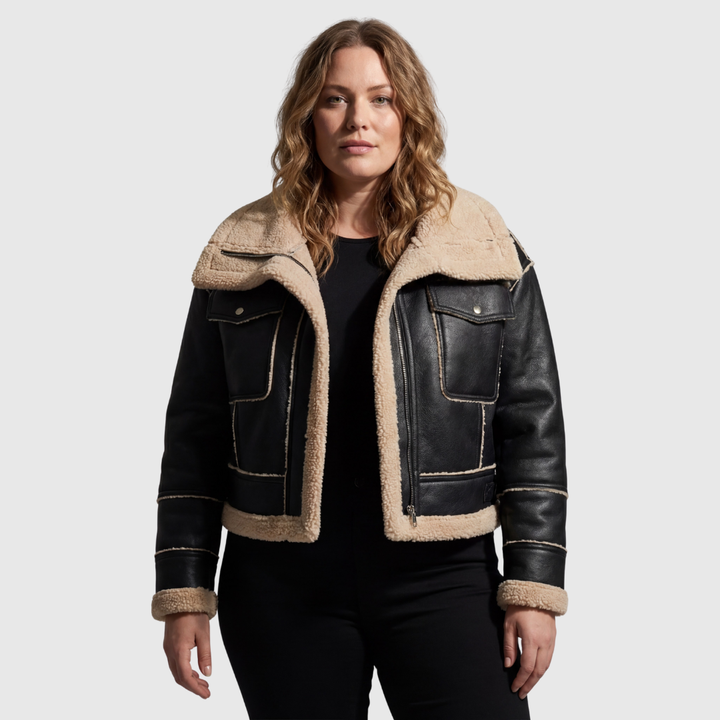 Chaqueta de mujer versátil, entallada con solapas, estilo minimalista para looks de otoño y entretiempo.