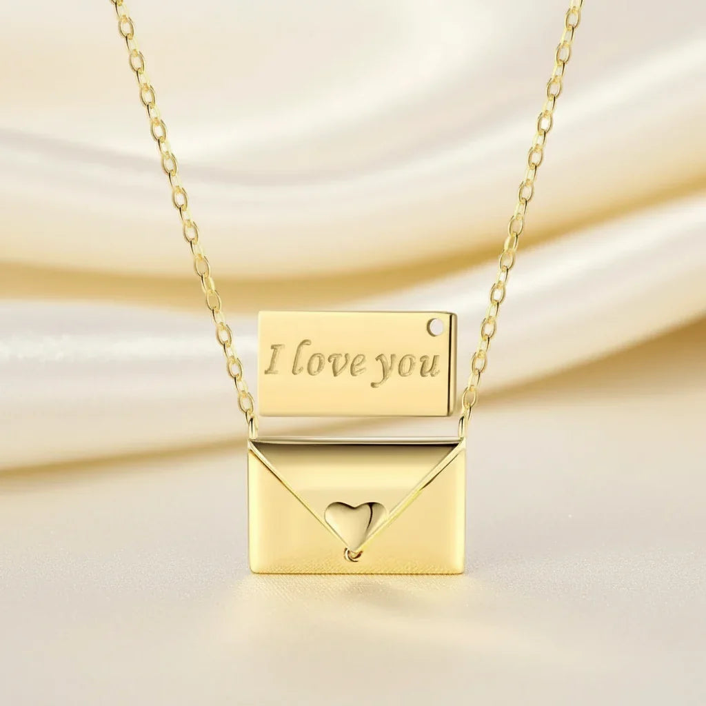 Collar con colgante de sobre dorado y carta de amor, detalle de circonia cúbica, joyería para mujer.