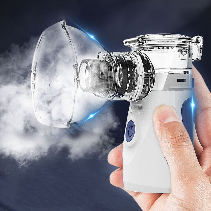 Nebulizador ultrasónico portátil y recargable para terapia respiratoria; ideal para asma y salud pulmonar familiar.