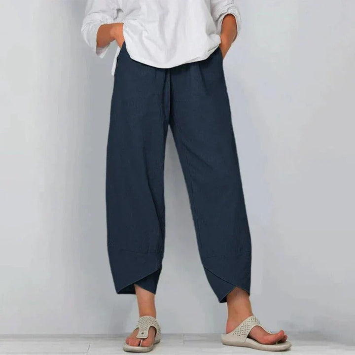 Pantalón ancho cropped para mujer con ajuste cómodo y cintura elástica. Tendencia casual y versátil.