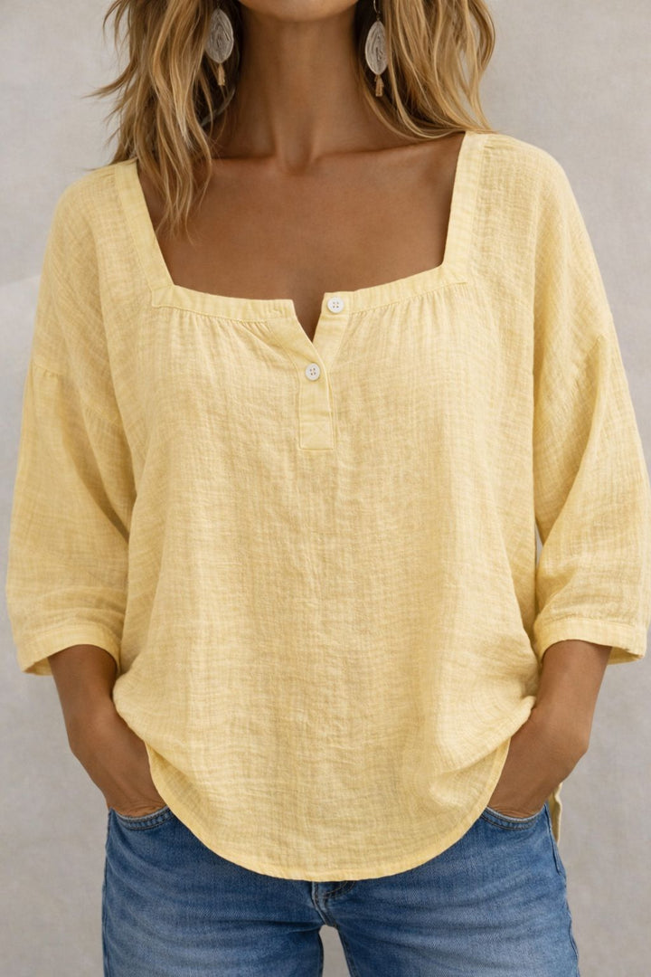 Ideal para verano: Blusa de mujer con cuello cuadrado y mangas 3/4 abullonadas, disponible en varios colores.