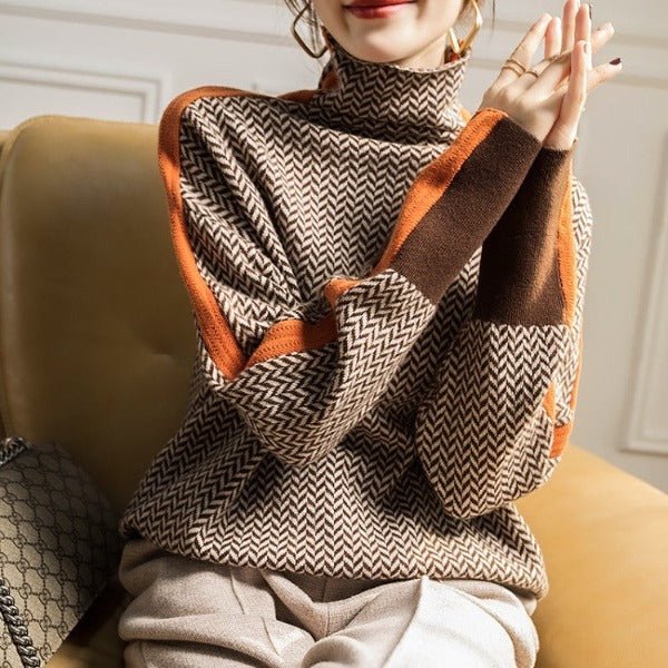 Jersey de mujer casual con cuello alto, patrón texturizado sutil y detalles de color contraste para invierno.