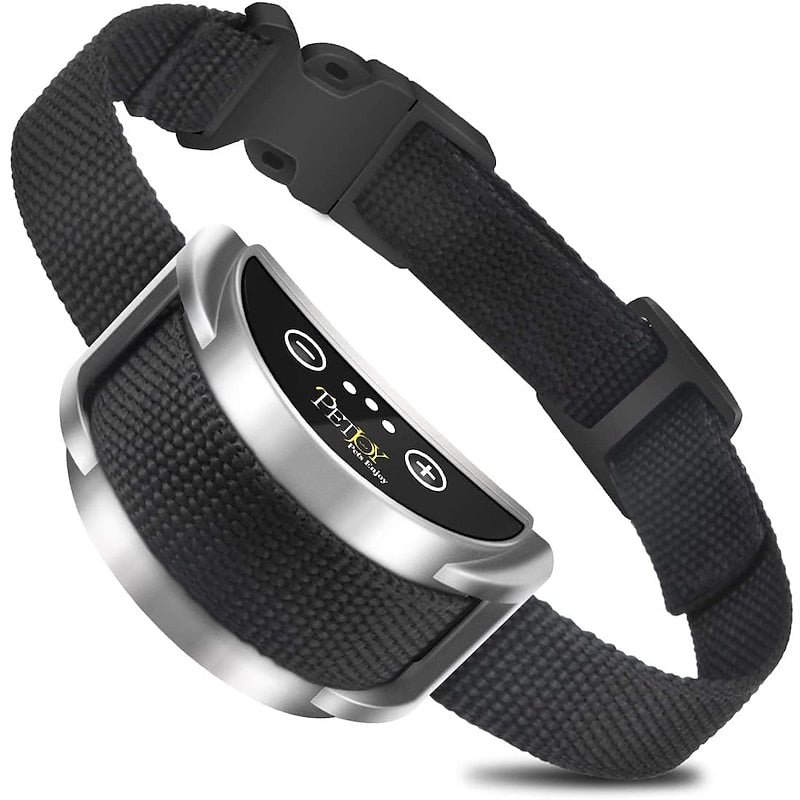 Collar antiladridos recargable para perros, ideal para adiestramiento y control de ladridos excesivos en mascotas.