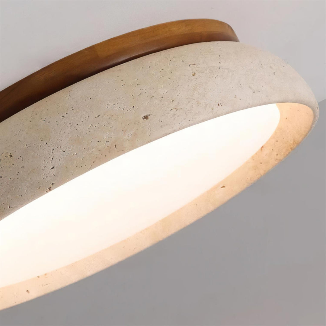 Lámpara de techo IP44. Travertino y madera natural, foco LED para iluminación funcional y estética.