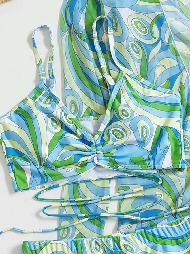 Elegante conjunto de baño Pilar de tres piezas para mujer. Incluye bikini y sobrecubierta, perfecto para un día de playa.