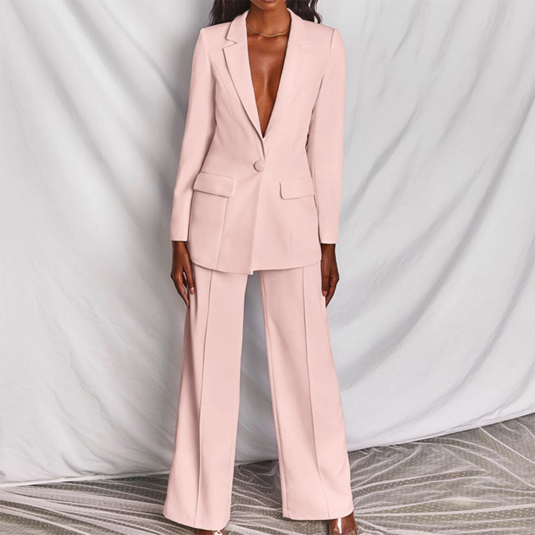 Traje de pantalón entallado para mujer. Blazer chic y palazzo. Estilo formal, perfecto invitada boda.
