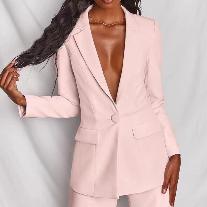 Ropa de fiesta elegante: traje chaqueta mujer. Blazer entallada y pantalón palazzo. Conjunto versátil.