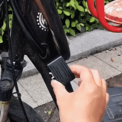 Localizador GPS magnético antirrobo para vehículos. Discreto, seguridad coche en tiempo real.
