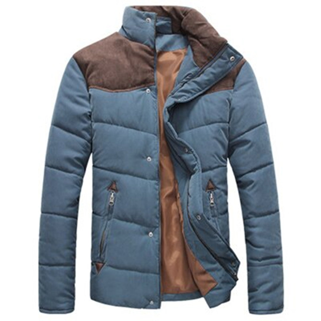Abrigo acolchado de hombre, perfecto para moda masculina de otoño. Comodidad ligera y bolsillos prácticos.