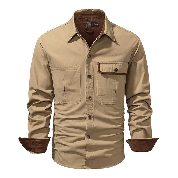 Camisa formal de manga larga para hombre con puños contrastantes, perfecta para ocasiones elegantes y casuales.