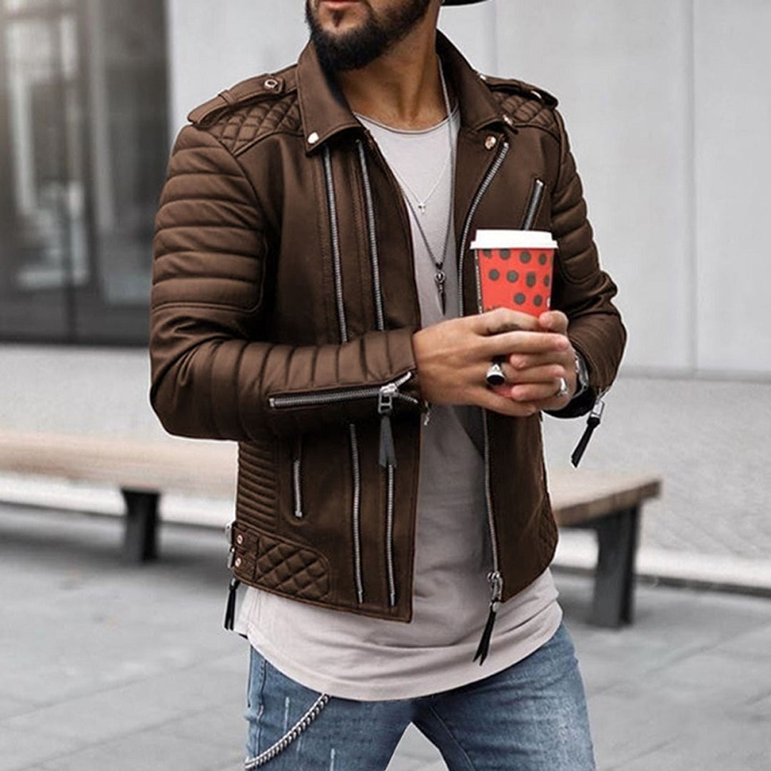 Chaqueta biker robusta para hombre, ideal para el invierno. Estilo atrevido y casual, moda masculina.