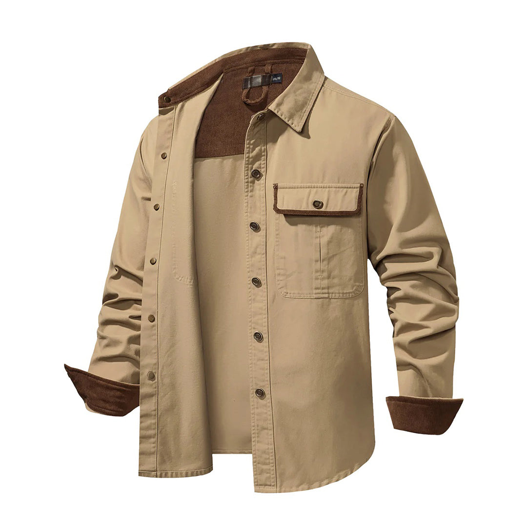 Camisa de hombre con manga larga, puños de contraste llamativos, moda masculina versátil y contemporánea.