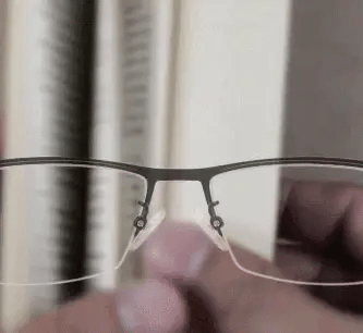 Gafas progresivas unisex fotocromáticas. Protección UV, filtro luz azul y antirreflejos para máxima comodidad visual.
