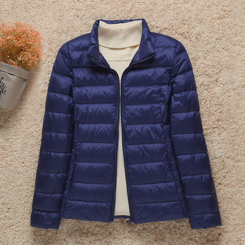 Moda invernal con chaqueta acolchada Quinn, estilo y calidez para la mujer moderna.