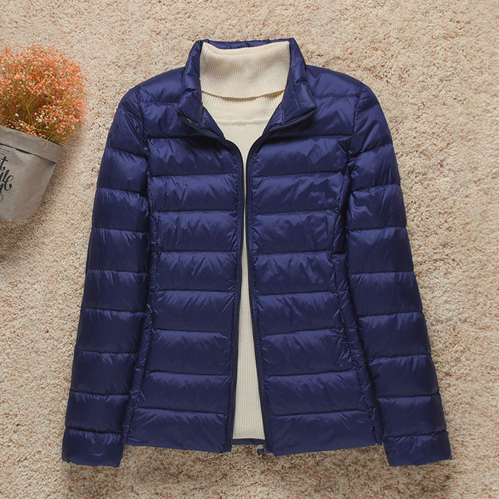 Moda invernal con chaqueta acolchada Quinn, estilo y calidez para la mujer moderna.