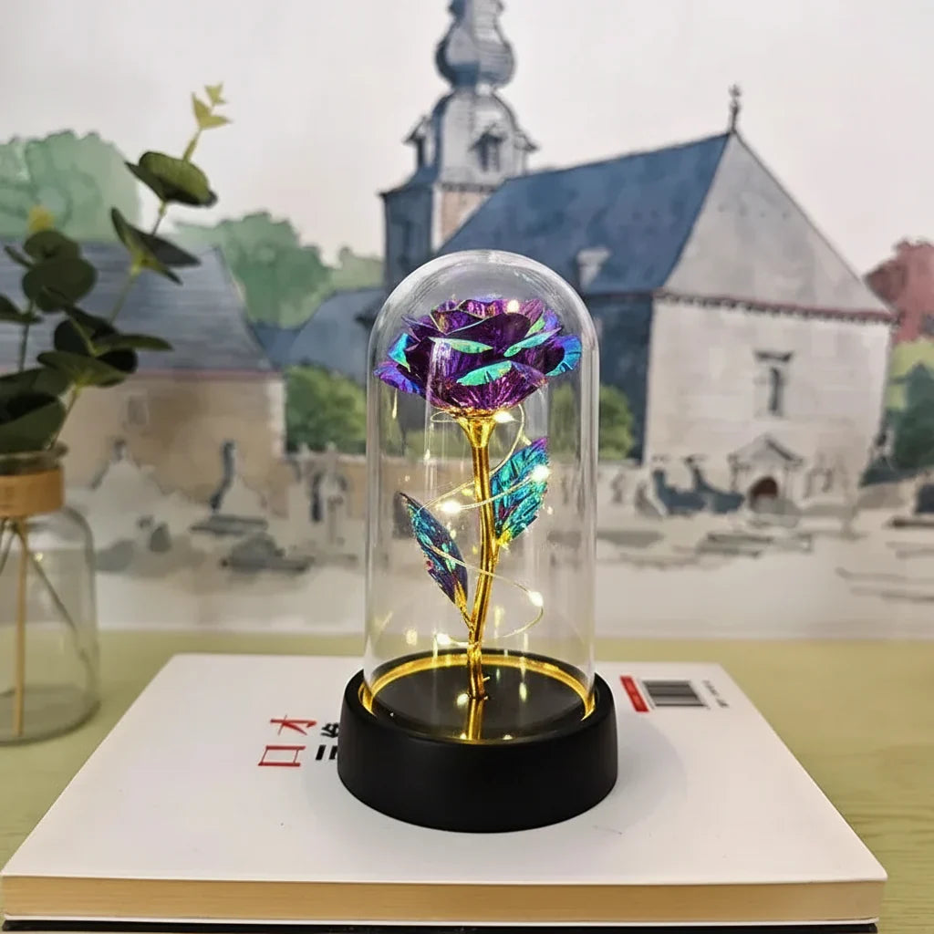 Lámpara LED moderna con rosa en cristal, una decoración romántica contemporánea para cualquier hogar.