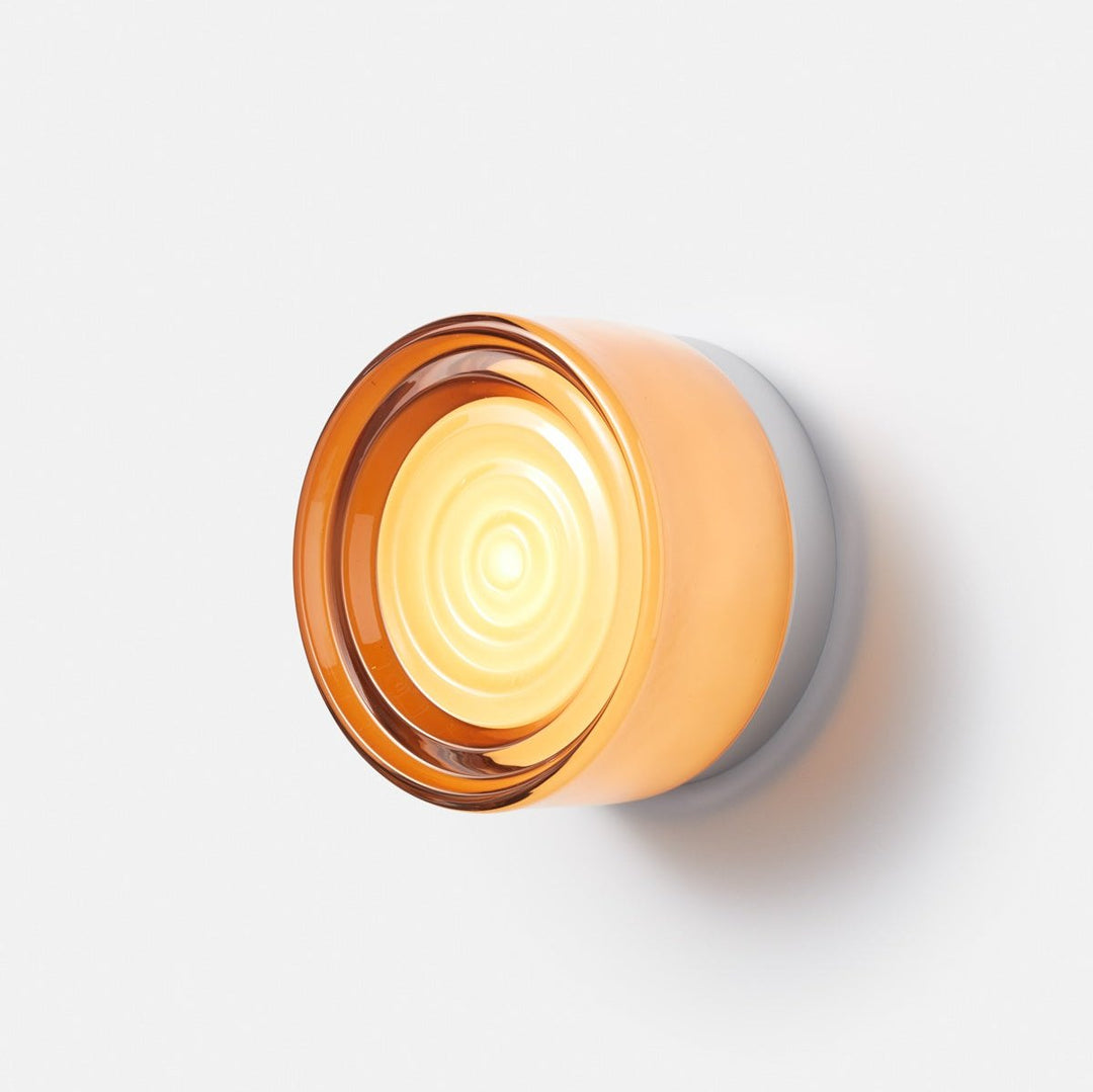 Aplique de pared LED IP65 para exteriores, luz difusa con diseño ondulado, resistente al agua.
