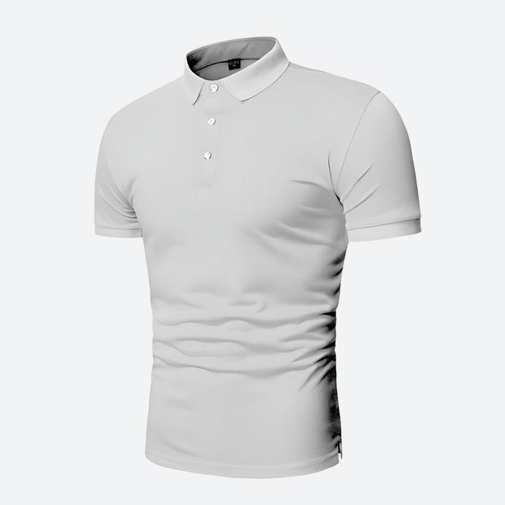 Polo de manga corta para hombre, un básico esencial. Ideal para un outfit casual y cómodo.