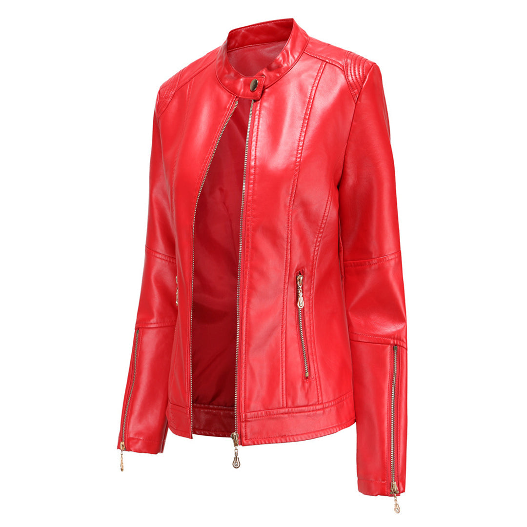 Chaqueta de mujer sofisticada, cuello redondo y botones decorativos, perfecta para un look elegante.