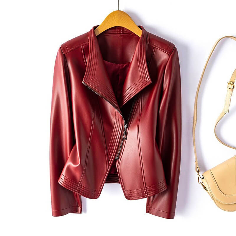Chaqueta negra efecto piel mujer. Un clásico atemporal, ideal para cualquier ocasión y estilo.