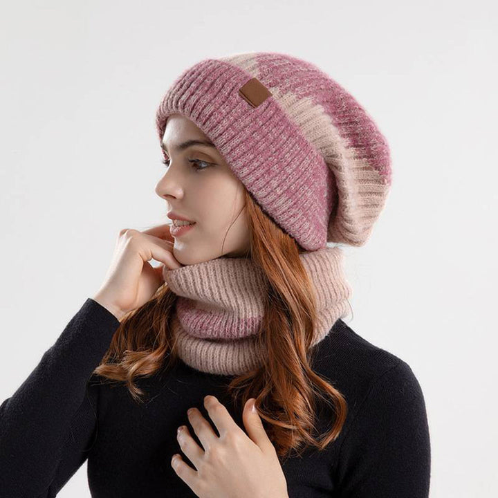 Set de gorro y bufanda de moda para mujer, el regalo perfecto de invierno. Accesorios versátiles que complementan cualquier estilo.