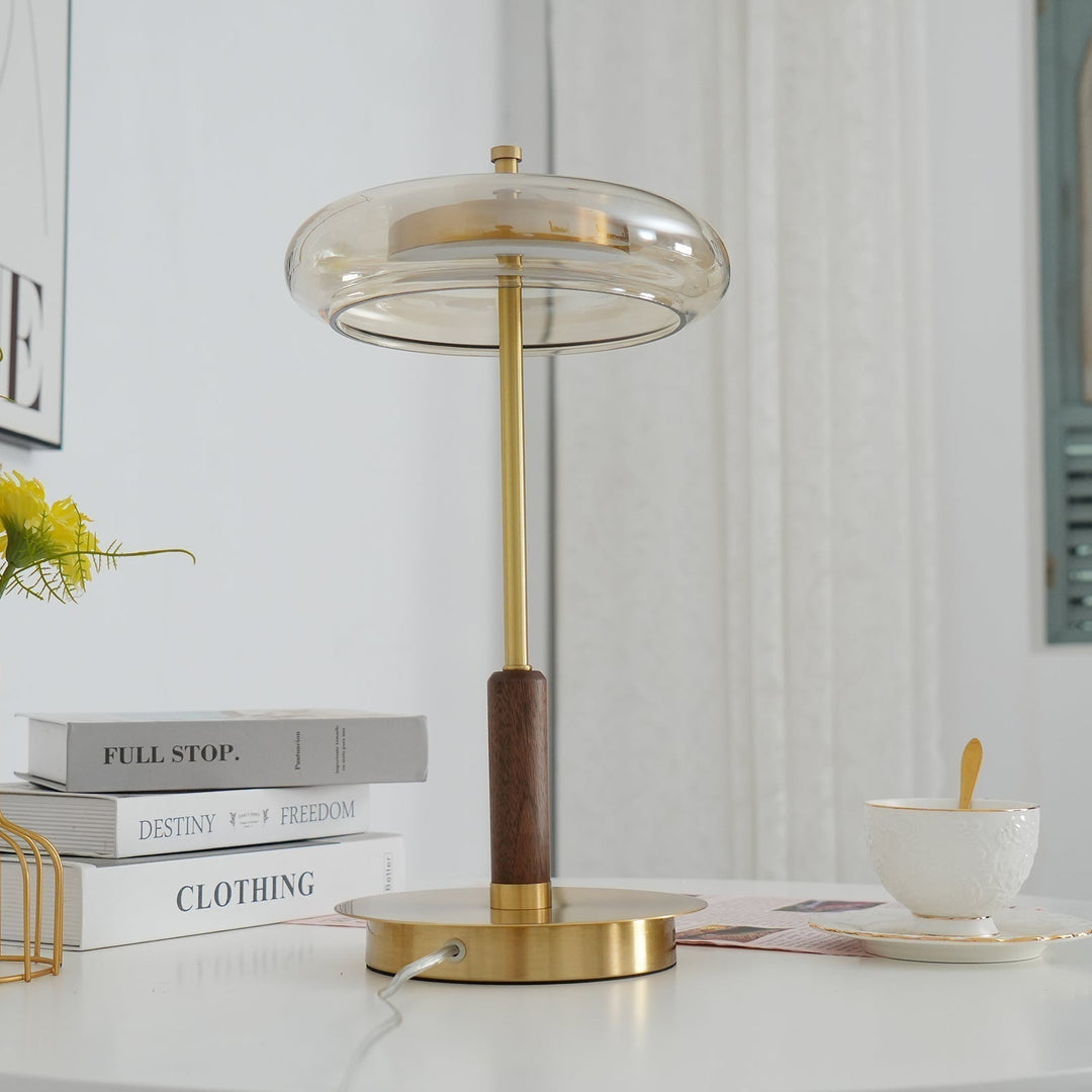 Moderna lámpara LED para interiores, ilumina con elegancia y eficiencia.