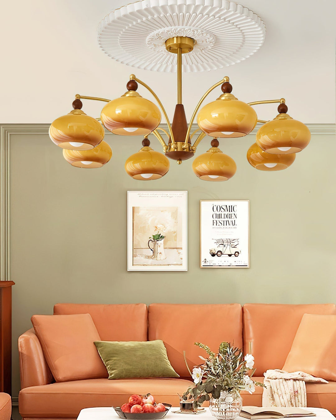 Lámpara colgante vintage, cristal opalino, elegancia clásica para diseño interior moderno.