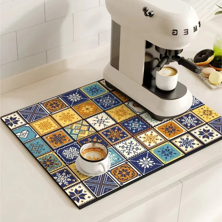 Alfombrilla de café vintage, absorbente y con diseño de baldosa, perfecta para organizar.