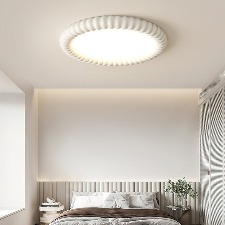 Lámpara de techo LED moderna con diseño ondulado, ideal para salón, luz tricolor y ahorro de energía.