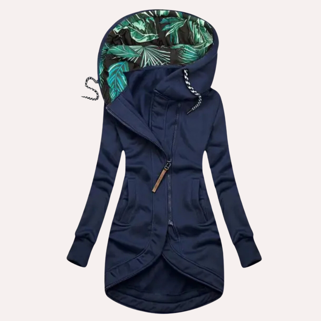 Chaqueta polar elegante para mujer con capucha, ideal para invierno, en forro polar suave y cálido.